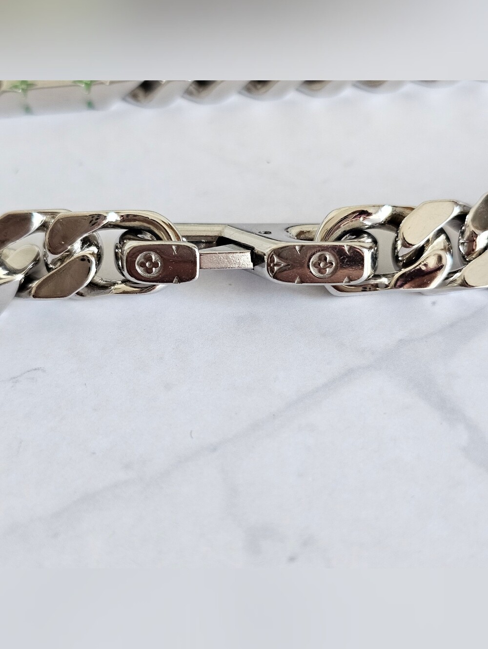 ๐จ LV Multicolor Chain ๐จ - Picture 6 of 9
